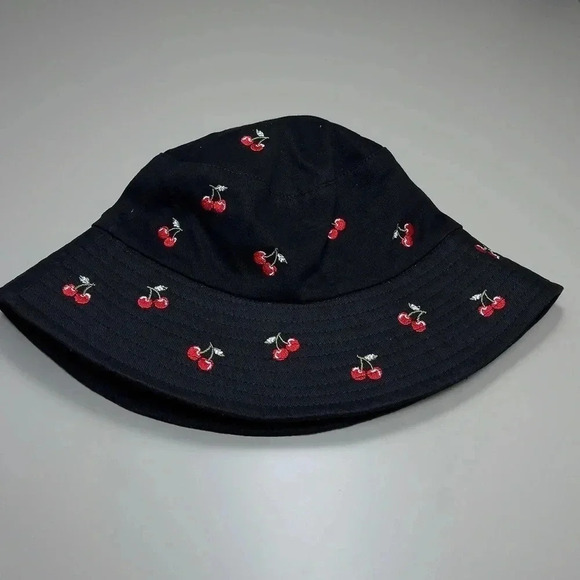 UNBRANDED | CHERRY EMBROIDERED BUCKET HAT - Picture 3 of 9